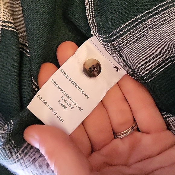 Nomad Plaid Button Down size XL - Picture 7 of 7